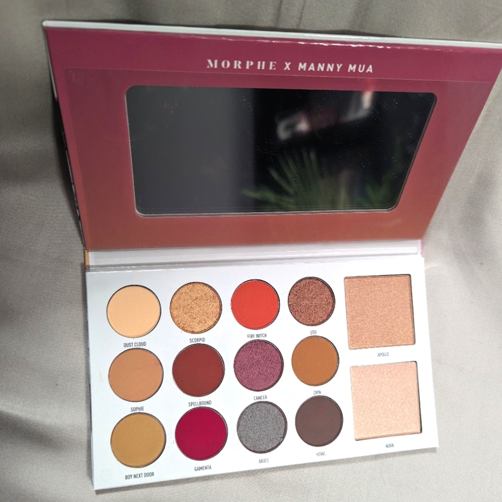 Morphe x Manny MUA Glam Eyeshadow and Highlighter Palette